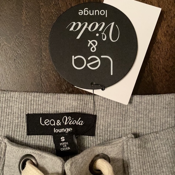 Gray cotton shorts size small Lea & Viola - Picture 2 of 3